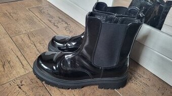 BOTY CHELSEA MÓDNÍ ČERNÉ VYŠŠÍ vel.39 ZN.RESERVED