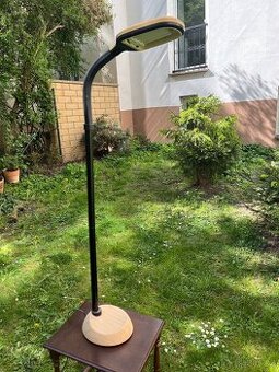 Stojací lampa
