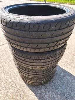 235/40 R19 letní Riken