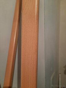 Dřevěná madla ke schodišti