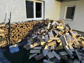 Bukové drevo-Stipane