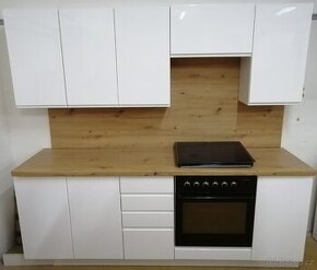 Linka s frézovanými úchyty - 1