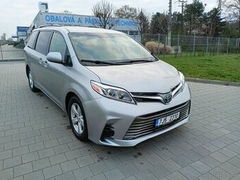 TOYOTA PREVIA/SIENNA LE 3,5 V6 2016  8  MÍST TOP STAV