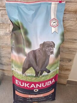 ŽRÁDLO pro psa Senior Eukanuba 15 kg