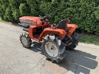 Japonský malotraktor Kubota B1402 - 1