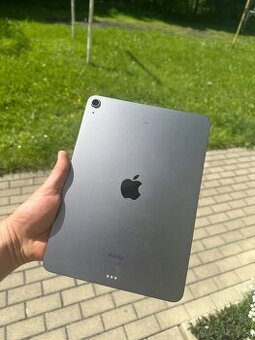 iPad Air 5 (64 GB) + Apple Pencil + příslušenství