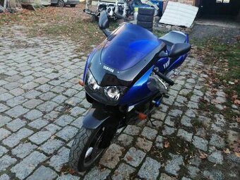 Yamaha thunderace 1000r - 1