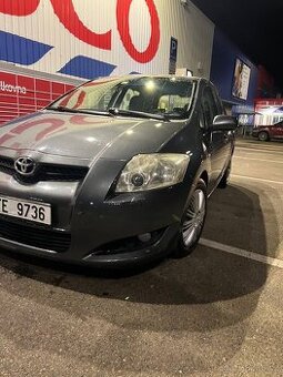 Tojota auris 2.0 nafta - 1
