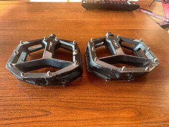 Platformové pedály Shimano XT - 1