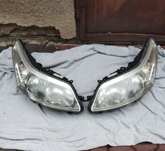 Přední reflektory Citroen C4