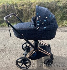 Hluboká korba Priam Jewels of Nature 2022, Dark Navy CYBEX