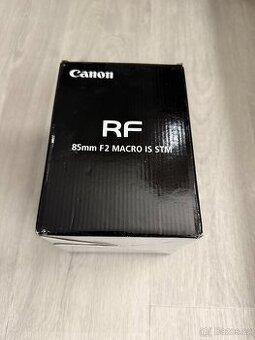Canon RF 85mm F2 MACRO IS STM