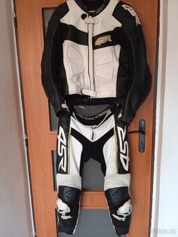 Prodám kombinézu na motorku.