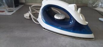 E16_Napařovací žehlička