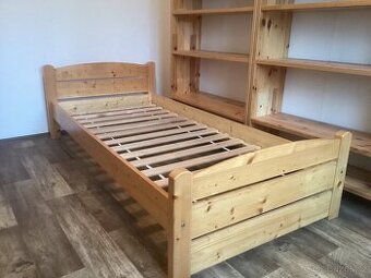 Postel z masivu borovice