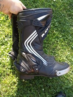 Kozene motocyklove boty velikost 40