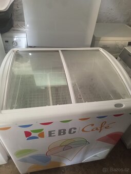 Prosklený pultový Mrazák