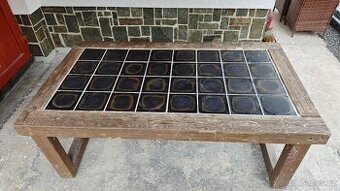 Masivní stůl ze starých trámu