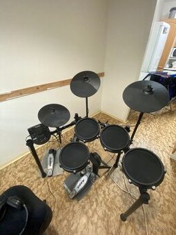 Alesis Nitro Kit Bicí souprava