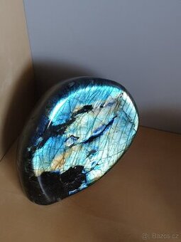 Labradorit - přes 1 Kg