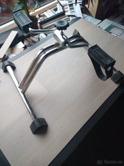 PEDÁLOVÁ POMŮCKA PRO REHABILITACI , fitness