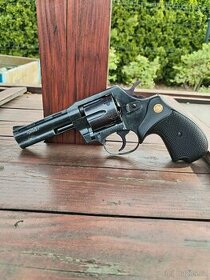 Plynový revolver ALFA mod. Holek 040 9mm Knall