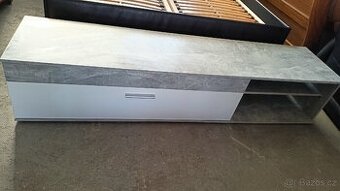 Skříňka pod TV - 1