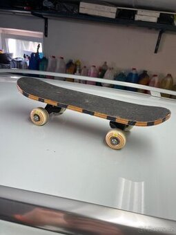 Detsky skateboard