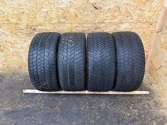 KOMPLETNÍ SADA ZIMNÍCH PNEU 225/40 R18 92W VREDESTEIN 2023
