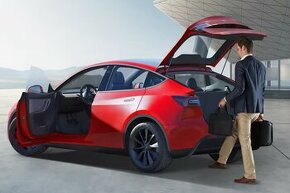 Tesla - automatické otvírání zadních dveří - kick system