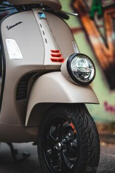 2024 Vespa GTV300