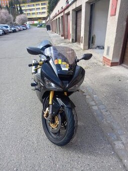 Kawasaki zx-6r - 1