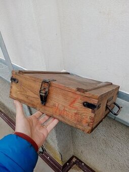 Vojenská bedýnka od trhaviny