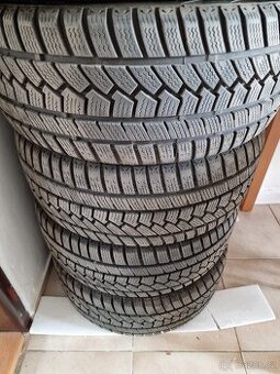 Pneumatiky TORQUE zimní 215/50/17 95H Malo používání