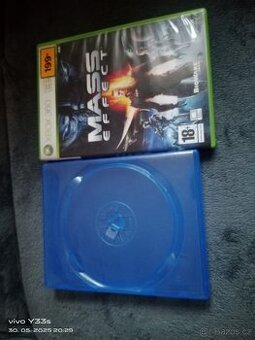 Xbox 360 hra mass effect + obal na cd původně z Ps4