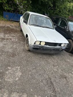 BMW e30 318i M10