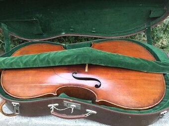 Staré violoncello s pouzdrem
