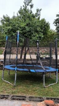 Trampolína