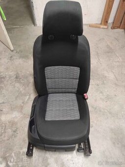 Škoda Octavia II – sedačky látkové, r. 2009, kombi