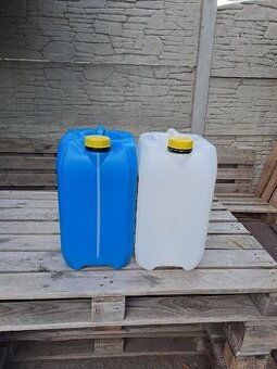 14x kanystr čistý - 20 litrů