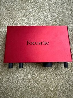 Focusrite Scarlett 2i2 – jako nový