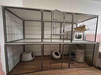 Velká dvoupatrová voliéra