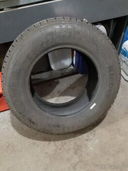 Pneu 115/60 R15c