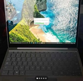 Microsoft Surface Laptop Go – i5 / 4GB RAM / 64GB SSD