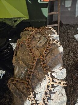 Záběrové řetězy na pneu 540/65R28