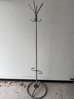 Retro kovový věšák