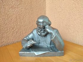 STAROŽITNÁ KOVOVÁ SOCHA.KARL MARX.