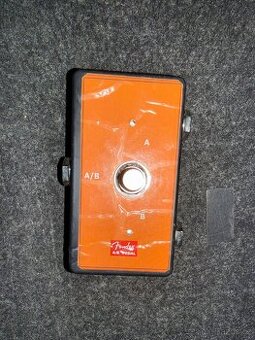 kytarový přepínač signálu Fender ABY Footswitch