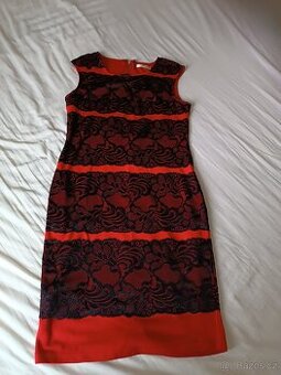 Červené šaty s krajkou