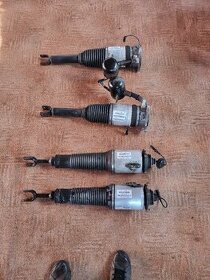 Vzduchový podvozek Audi A8